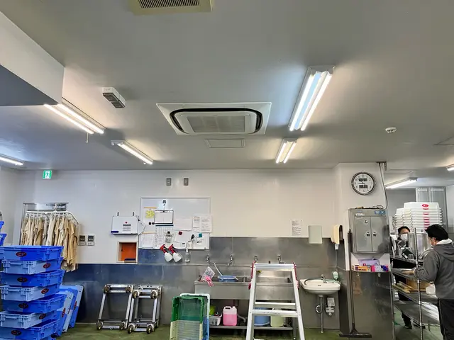 【年中無休】女性スタッフ同行OK！作業外注一切なし◎駐車場代は当店が負担をしますサービスの画像