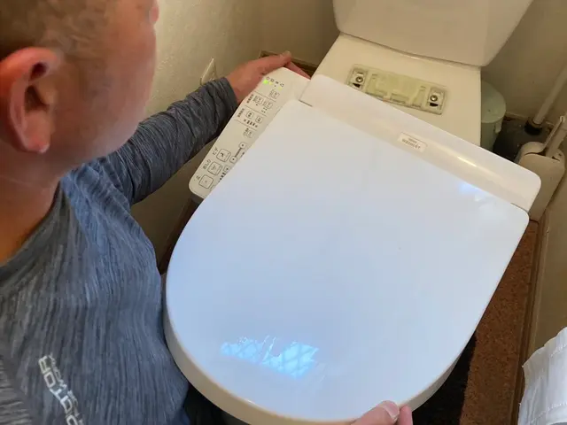 《温水専用便座(ウォッシュレット)の取り外し》はお任せ下さい！サービスの画像