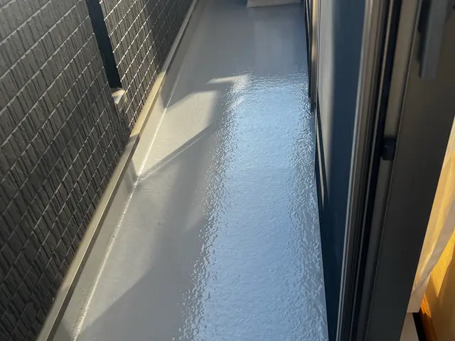 屋上ベランダ防水塗装及びバルコニー撤去外壁の目地シーリング打ちサービスの画像