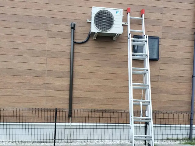 ■廃棄エアコン□保管エアコンも丁寧に外します。処分もお任せ下さい。複数台割引有！サービスの画像