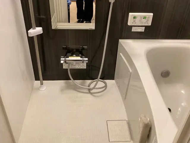 10月【浴室防カビ3300円無料】◆女性の訪問◆浴室高圧洗浄◆セット割でお得！サービスの画像