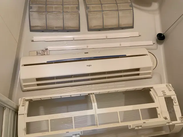 エアコンクリーニング＜土日祝日もOK＞女性スタッフも活躍中☆カビ・ヤニ除去除菌！サービスの画像