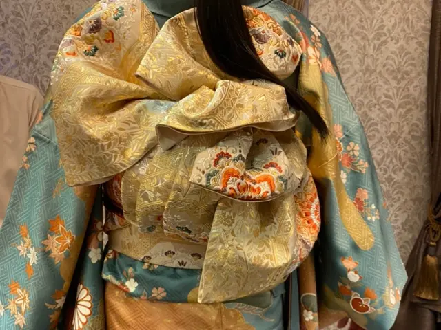 着物で素敵な1日を過ごせますようにサポートさせて頂きます。