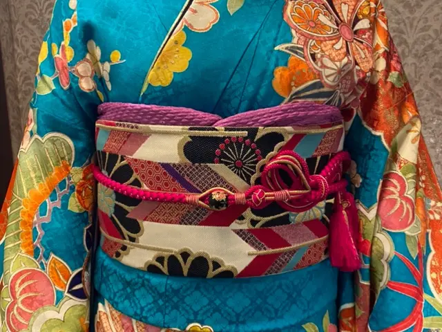 着物で素敵な1日を過ごせますようにサポートさせて頂きます。