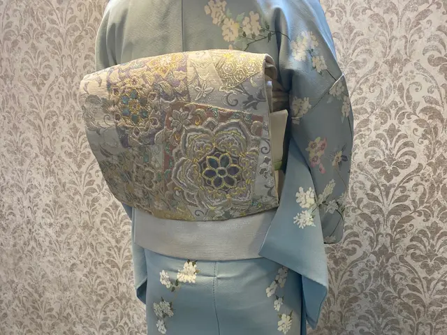 着物で素敵な1日を過ごせますようにサポートさせて頂きます。