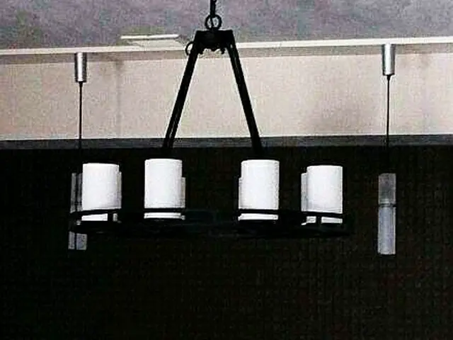 【 業歴30年の経験実績！】女性スタッフ同行OK！美装プロの照明クリーニング工事サービスの画像