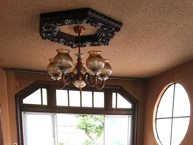 【 業歴30年の経験実績！】女性スタッフ同行OK！美装プロの照明クリーニング工事サービスの画像