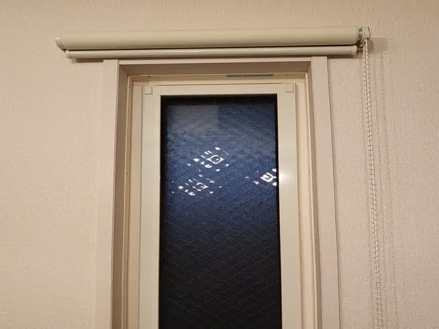 カーテンレール、ブラインド、ロールスクリーンなどプロが格安にて取り付けサービスの画像