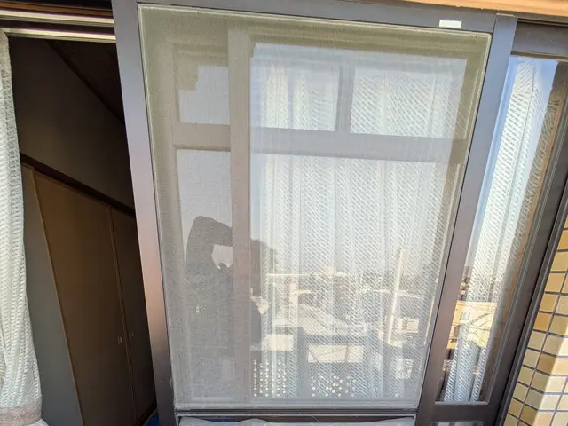 大阪の便利屋でクチコミ１位の便利屋がする網戸張替え！サービスの画像