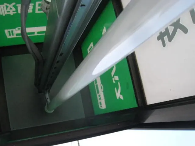 蛍光灯バイパス工事サービスの画像