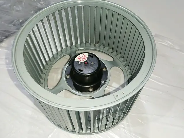 安心の油汚れ専用洗剤を使用しています。追加料金はありません。顔写真は少し古いですサービスの画像