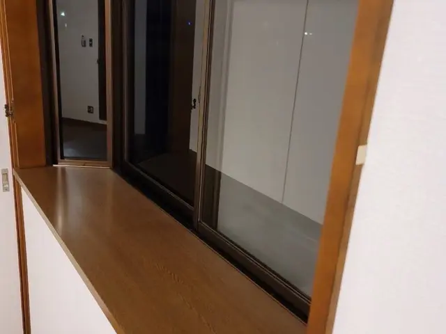 〜関東エリア群馬拠点〜ダイノックシートで色褪せてしまった窓枠を復活！サービスの画像