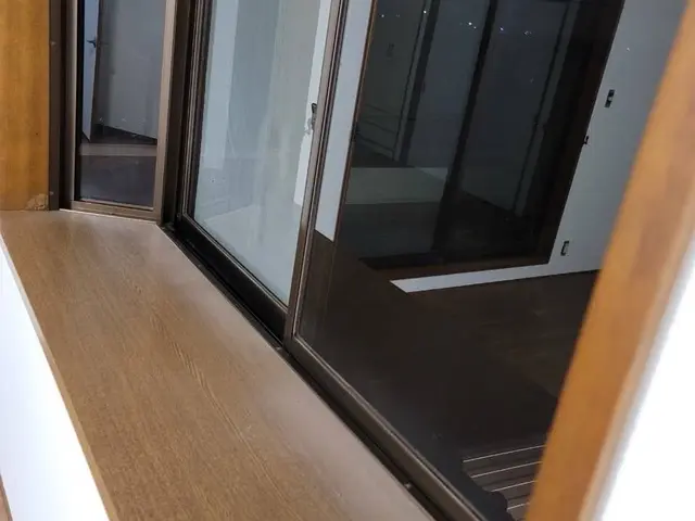 〜関東エリア群馬拠点〜ダイノックシートで色褪せてしまった窓枠を復活！サービスの画像