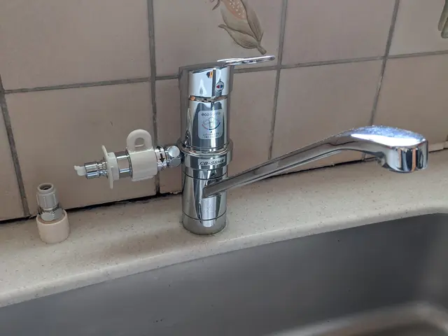 ネット等で購入した水栓器具を即日、取り替え致します。【駐車場代当店負担】サービスの画像