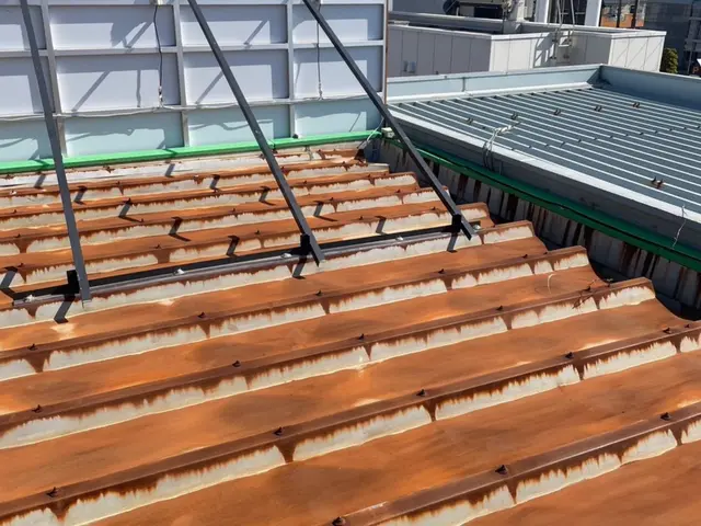 屋根塗装｜今だけ色選び無料＋15年保証｜屋根塗装｜遮熱塗料×建設業許可の安心施工サービスの画像