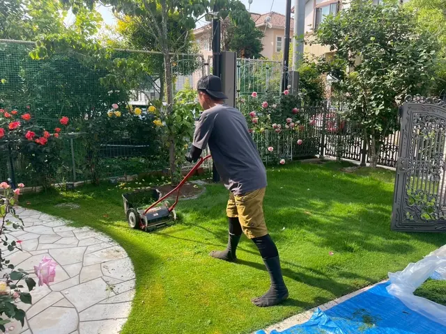 芝生施工をわかりやすく丁寧に、仕上がりまで寄り添いますサービスの画像