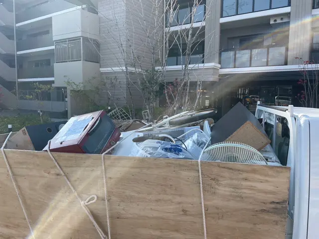 まずは【サービスについて質問する】から回収物のお写真をお願いします。スピード対応サービスの画像