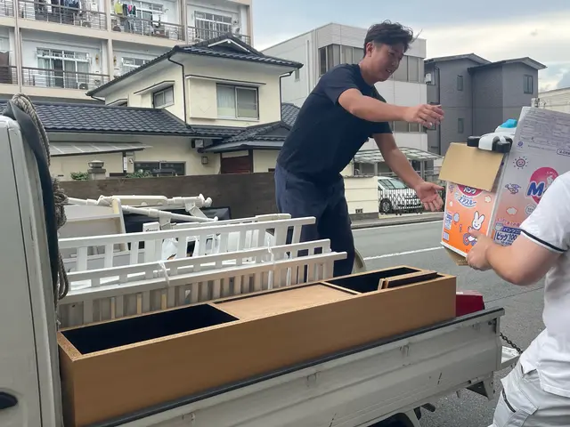 まずは【サービスについて質問する】から回収物のお写真をお願いします。スピード対応サービスの画像