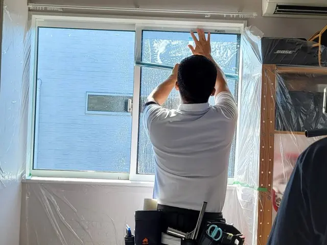 ✧当店限定サービス!!『窓の表裏清掃+サッシの清掃』を無料でやります(^o^)サービスの画像