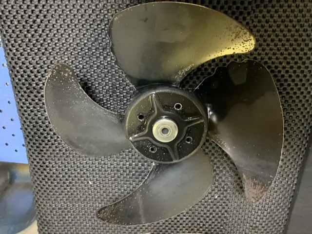 大工3代目棟梁が夫婦で訪問　分解清掃にみなさん驚かれますサービスの画像