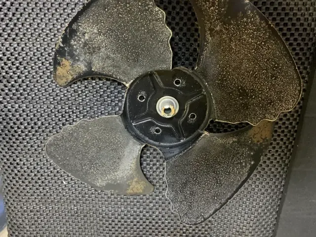 大工3代目棟梁が夫婦で訪問　分解清掃にみなさん驚かれますサービスの画像