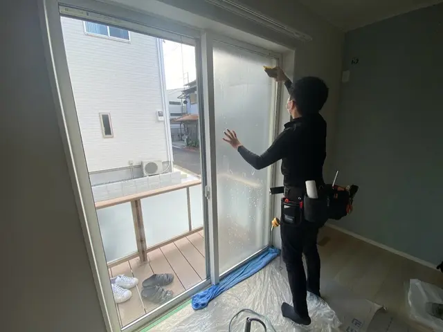 【大阪・横浜２拠点】実績多数のプロ職人が直接対応！窓フィルム施工専門店サービスの画像