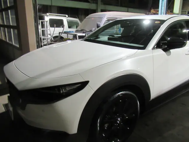 お客様のご希望と個々のお車に合わせて、コーティングと車磨き承ります。サービスの画像