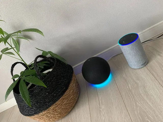 TV、エアコン、照明などの家電機器を音声やデバイスで操作可能なスマートホーム化サービスの画像