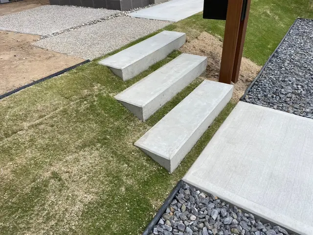 綺麗なお家に住みませんか？仕上がり抜群！駐車場施工・土間コンクリート施工サービスの画像