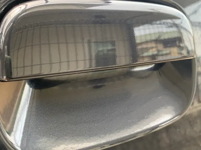 室内の徹底清掃+細部までの徹底洗車+簡易コート施工を　お車の中も外も洗車致しますサービスの画像