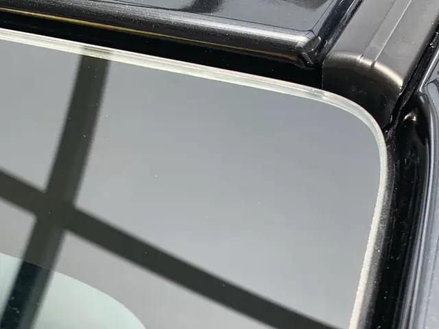 室内の徹底清掃+細部までの徹底洗車+簡易コート施工を　お車の中も外も洗車致しますサービスの画像