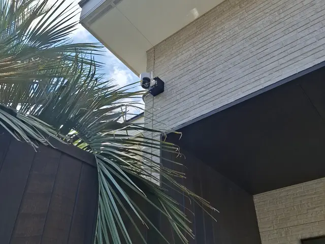 防犯カメラの取り付けをいたします。サービスの画像