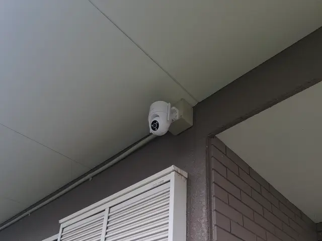防犯カメラの取り付けをいたします。サービスの画像