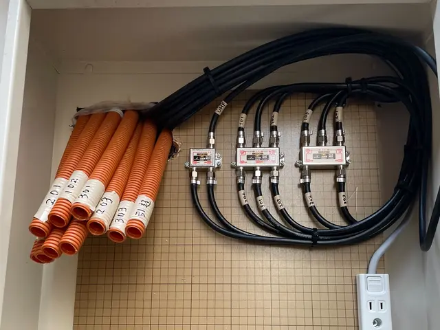 駐車場負担☆TVが映らない等、改修実績1000件以上！ぜひ当店へお任せください！サービスの画像