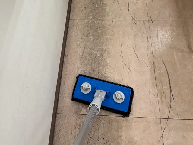 床清掃・ワックスがけ！店舗、施設のフロアをキレイにします！！サービスの画像