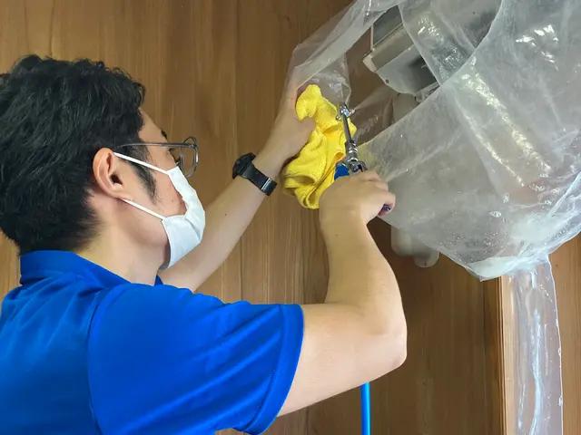 ☆【まだまだ暑いです！汚れが気になったら清掃です！】エアコン分解内部洗浄サービスの画像