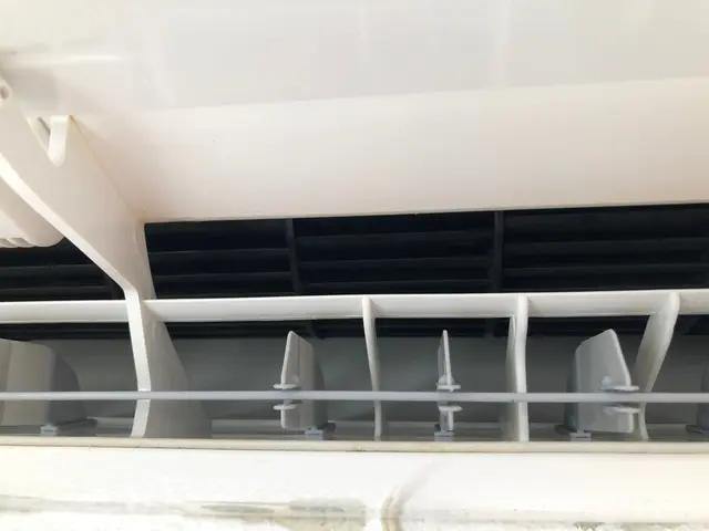 ☆【まだまだ暑いです！汚れが気になったら清掃です！】エアコン分解内部洗浄サービスの画像