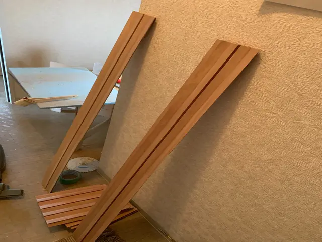 テレビを掛けたり、掛けられるよう壁造作塗装します。サービスの画像