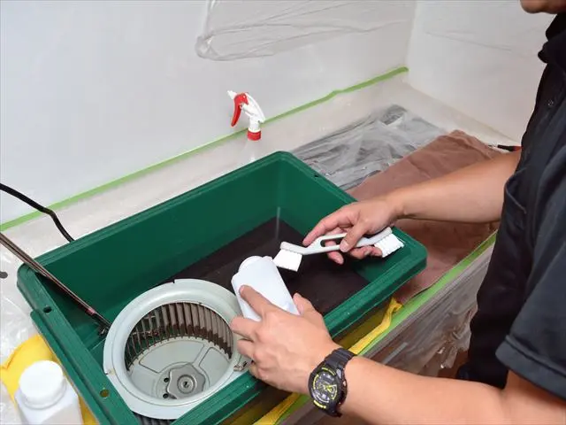 【実績と評価に自信あり】レンジフード（換気扇）分解クリーニングサービスの画像