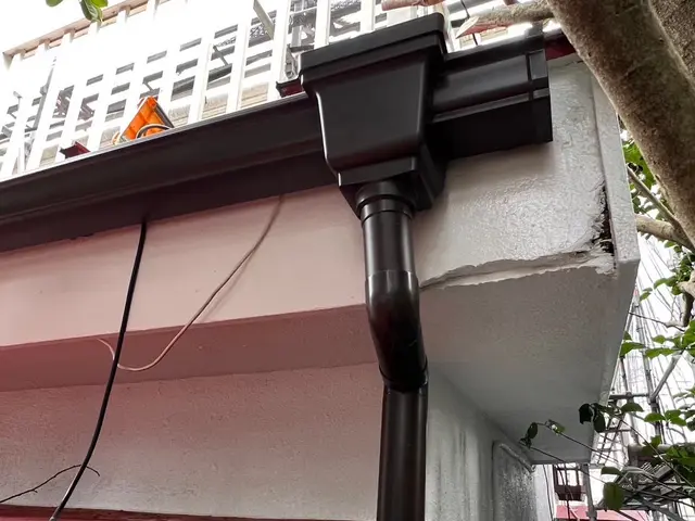 雨樋清掃、交換修理等サービスの画像