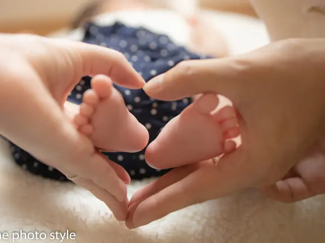 【ニューボーンフォトはプロにおまかせ】お子様の笑顔　成長の記憶を残すカメラマン