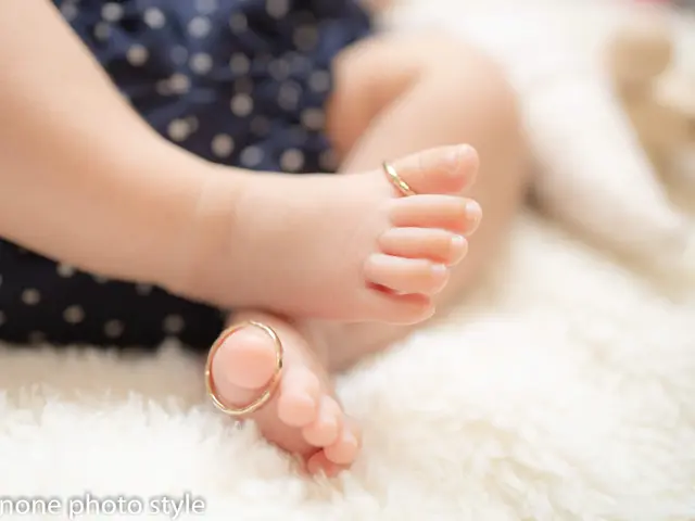 【ニューボーンフォトはプロにおまかせ】お子様の笑顔　成長の記憶を残すカメラマン