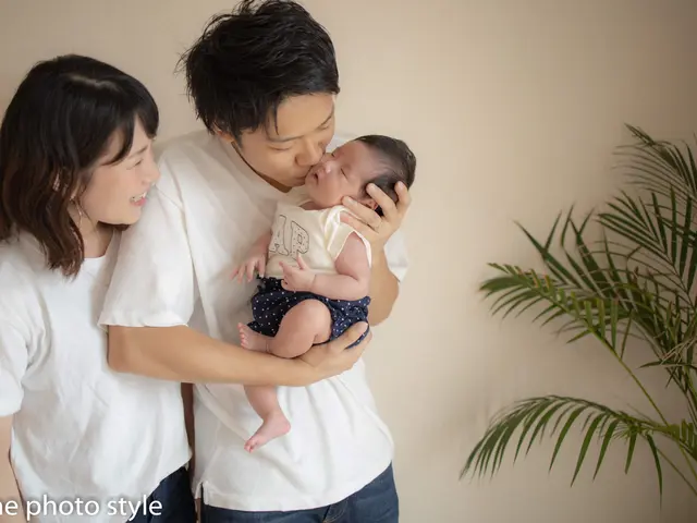 【ニューボーンフォトはプロにおまかせ】お子様の笑顔　成長の記憶を残すカメラマン