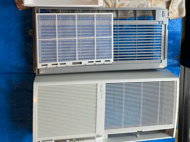 窓用エアコン取り付けならお任せ下さい！窓用エアコンのクリーニングも可能です◎サービスの画像