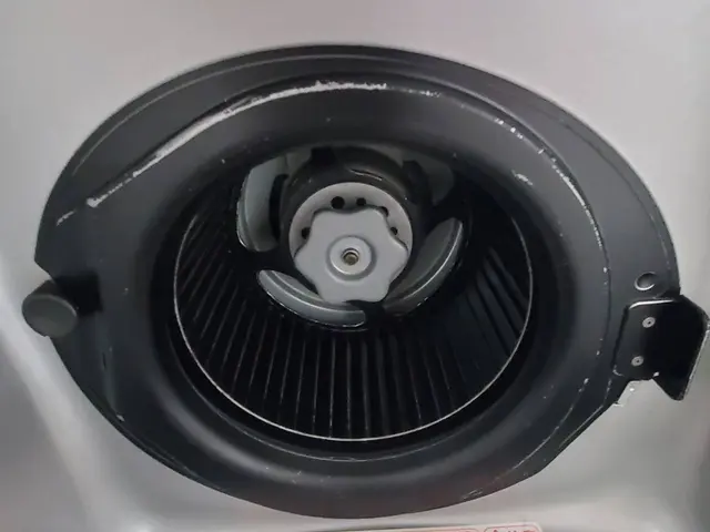 レンジフードのベタベタ油汚れ、しっかり丁寧に洗浄いたします。サービスの画像