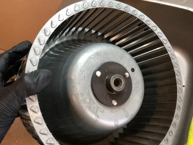 【頑固な汚れ】【何年も清掃していない】換気扇お任せ下さい!!サービスの画像