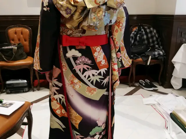 松戸市内のみ、7時開始卒業袴、男性、訪問着お着付けいたします。