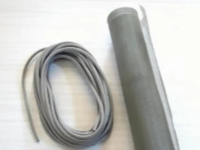 網戸の張替え承ります。網色もお選びいただきます。サービスの画像