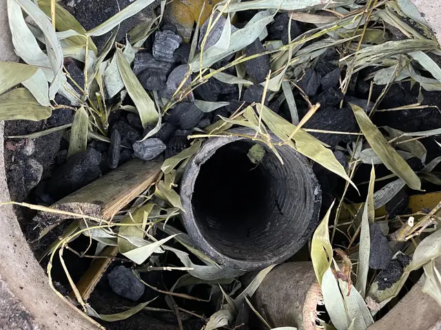 自然素材を使用し、地中の酸素不足、水捌けを良くし健康的な根っこを育てます。サービスの画像