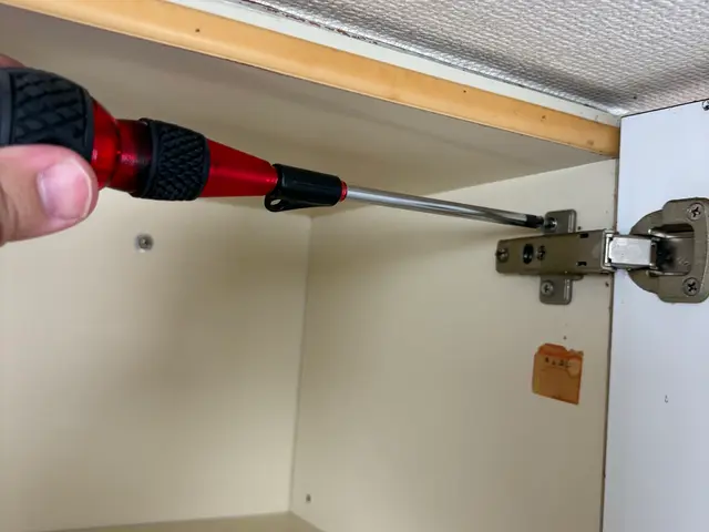 【3/17.18空きあり】ドア・扉の建て付け調整・開閉不良修理！緊急対応可能！！サービスの画像